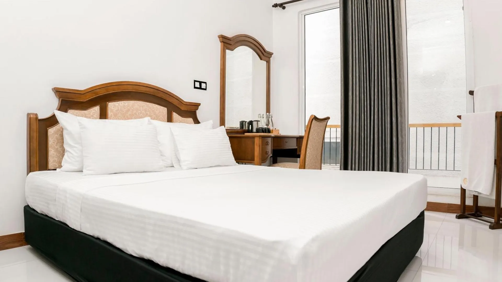 Hotel Rivora Gallery Kandy